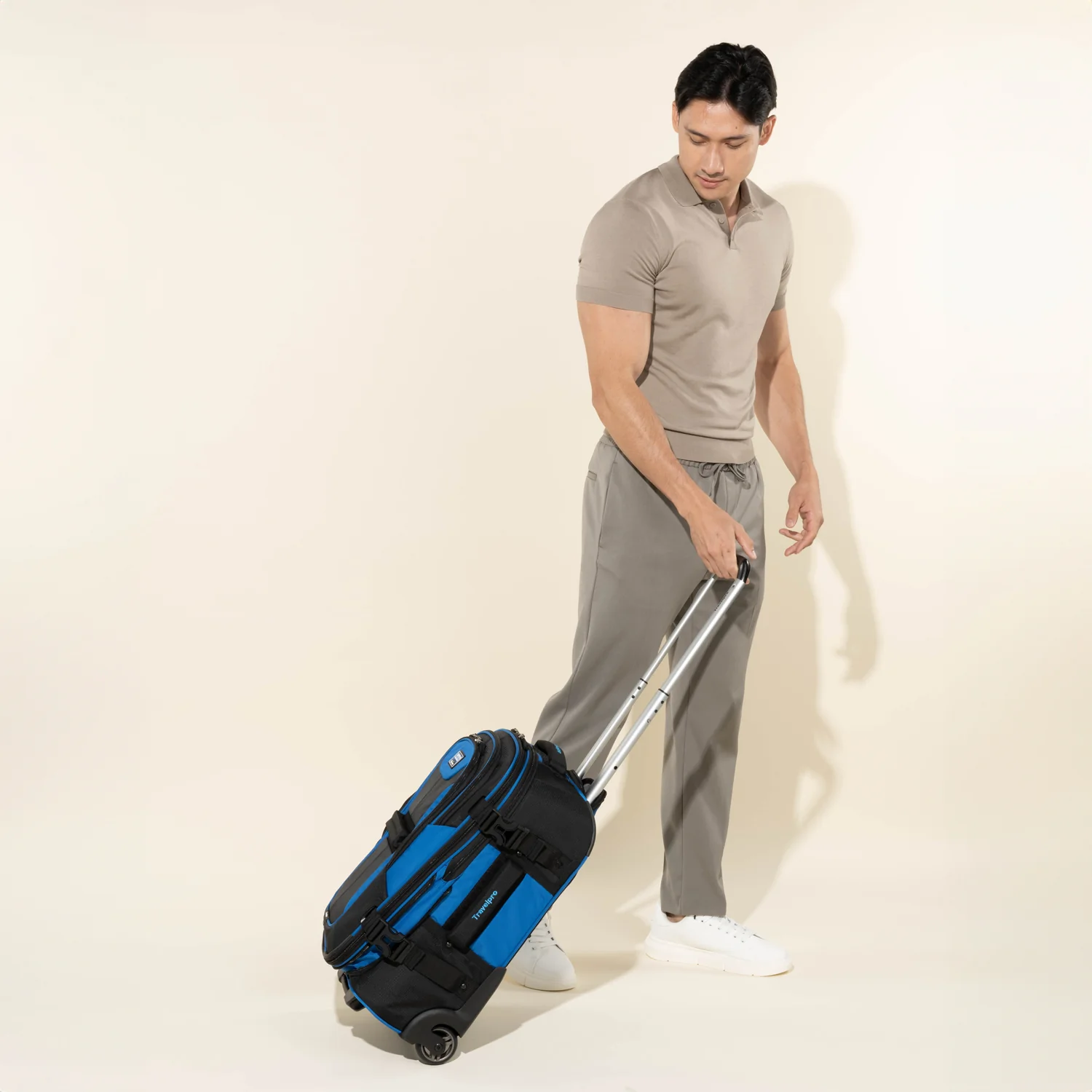 Bold™ By Travelpro® Carry-On Rollaboard® - Image 15