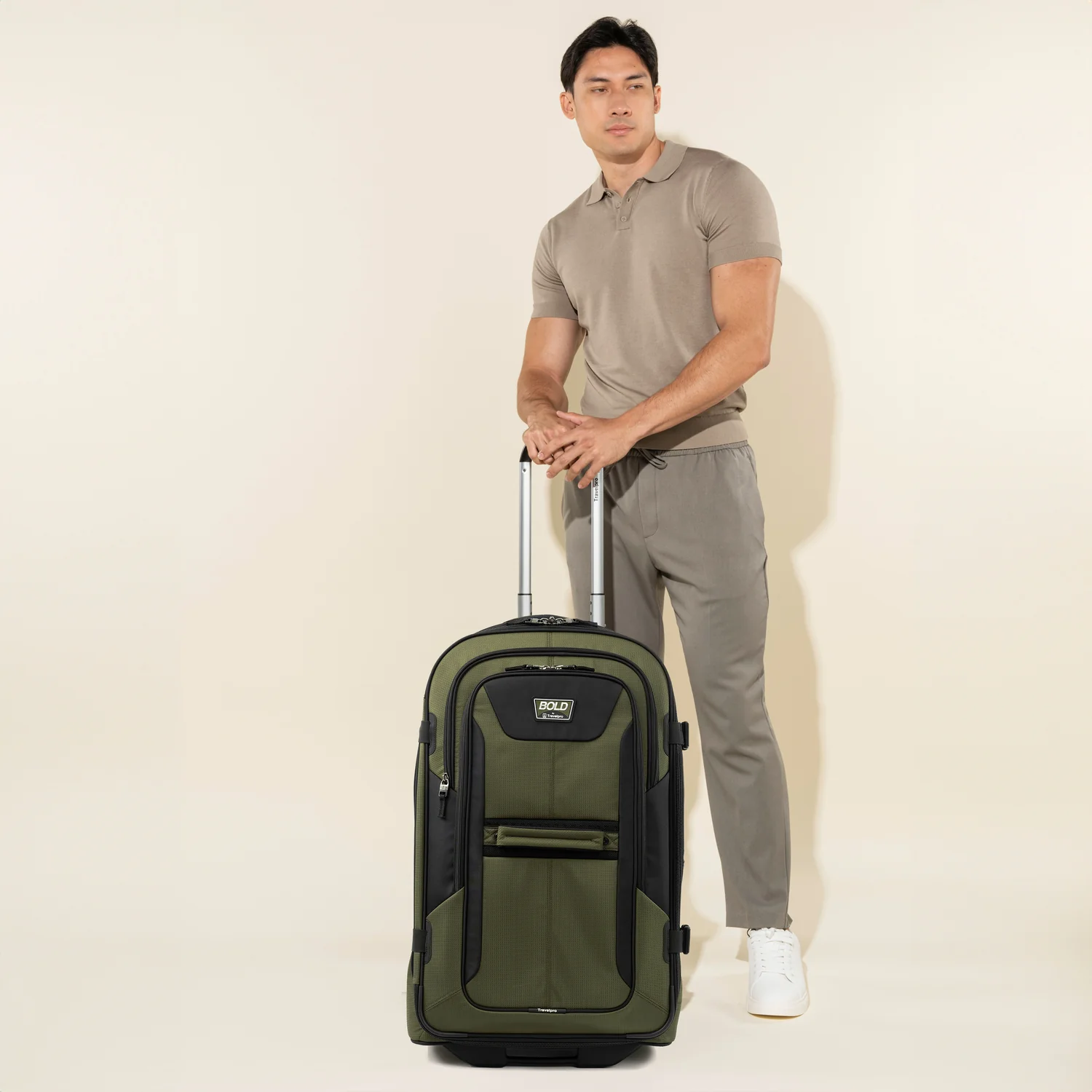 Bold™ By Travelpro® Large Check-In Rollaboard® - Image 4