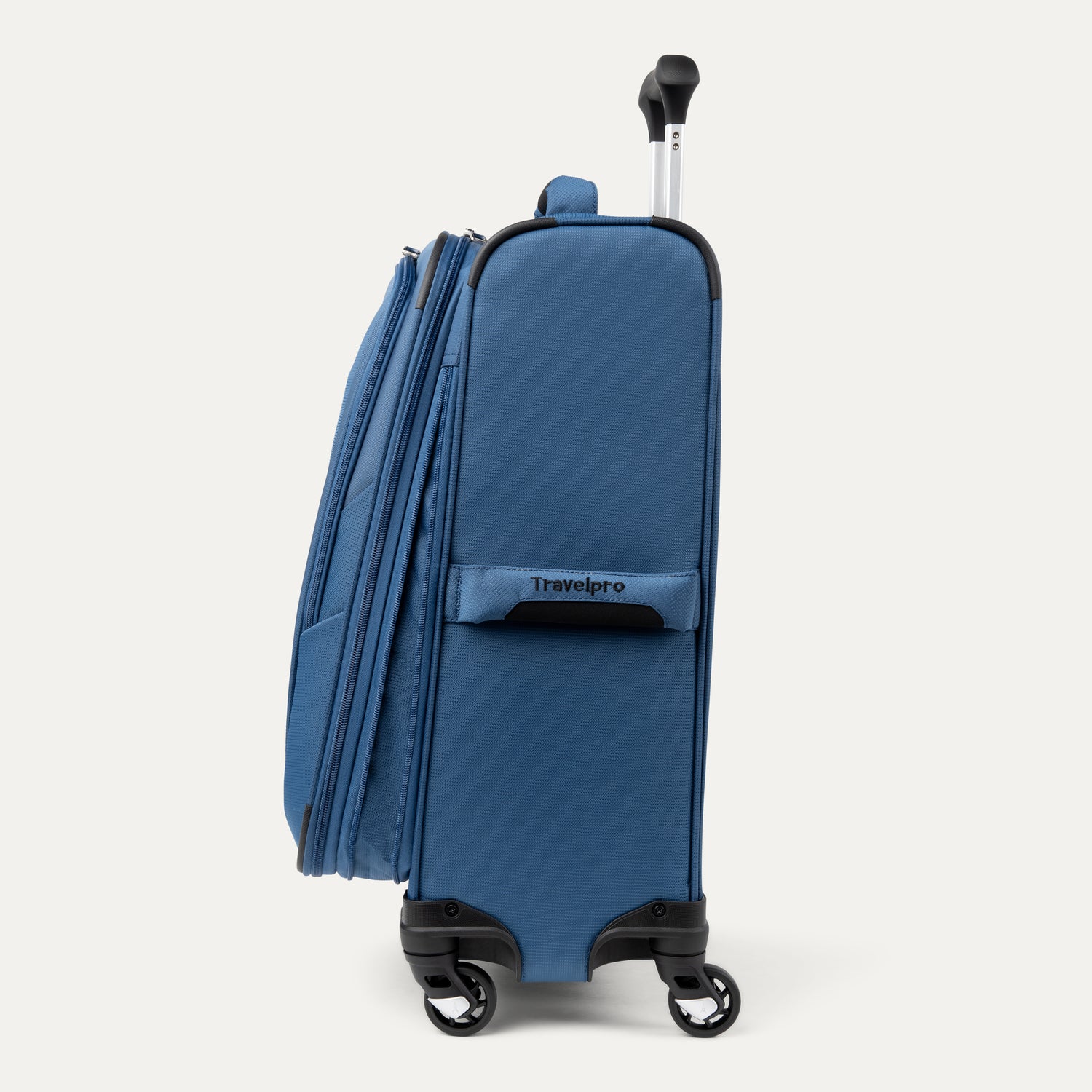 Maxlite® 5 Carry-On Spinner - Image 35