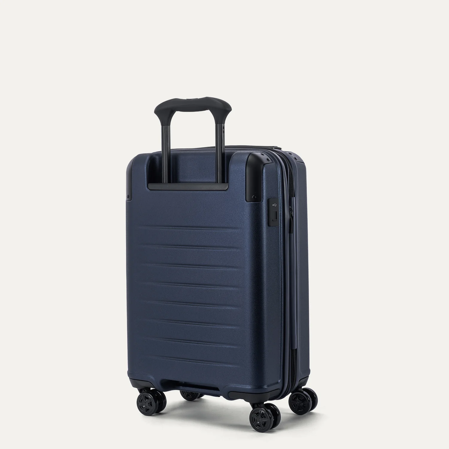 Platinum® Elite Compact Carry-On / Medium Check-In Hardside Set - Image 3