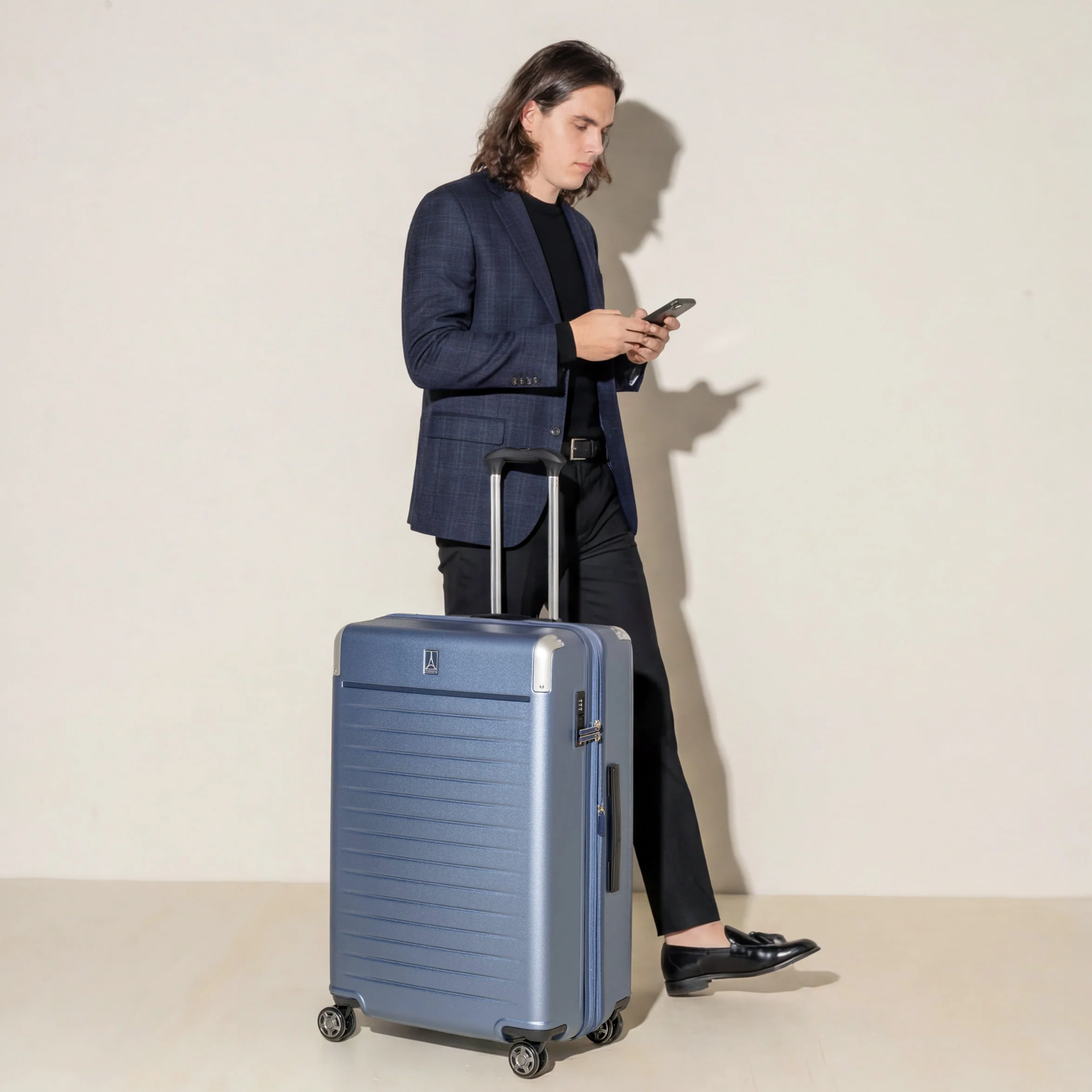 Platinum® Elite Compact Carry-On / Large Check-In Hardside Set - Image 9