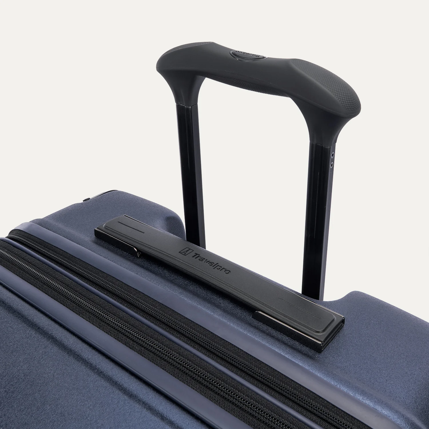 Platinum® Elite Medium Check-In Hardside Spinner - Image 18