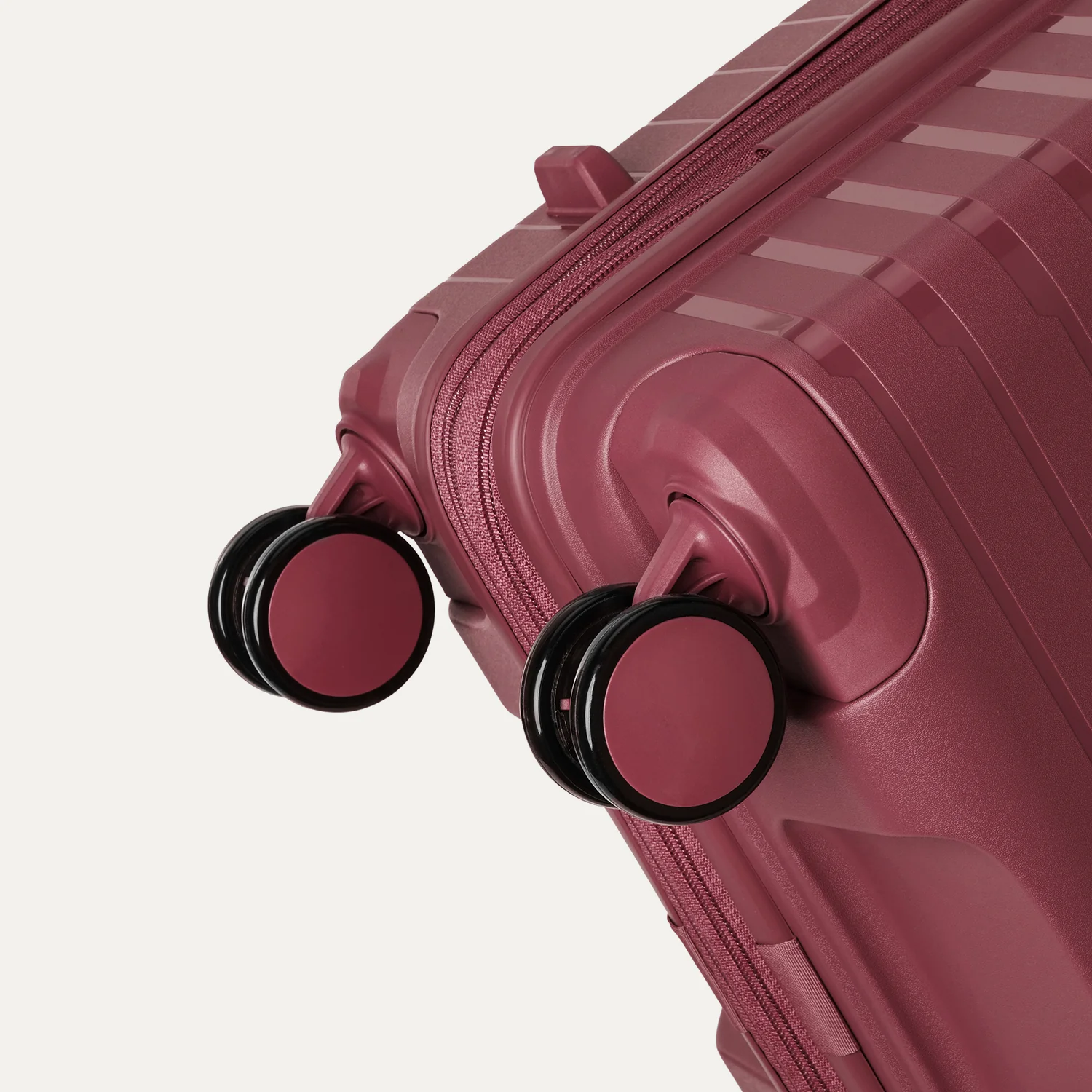 Optima® Expandable Medium Check-in Spinner - Image 31